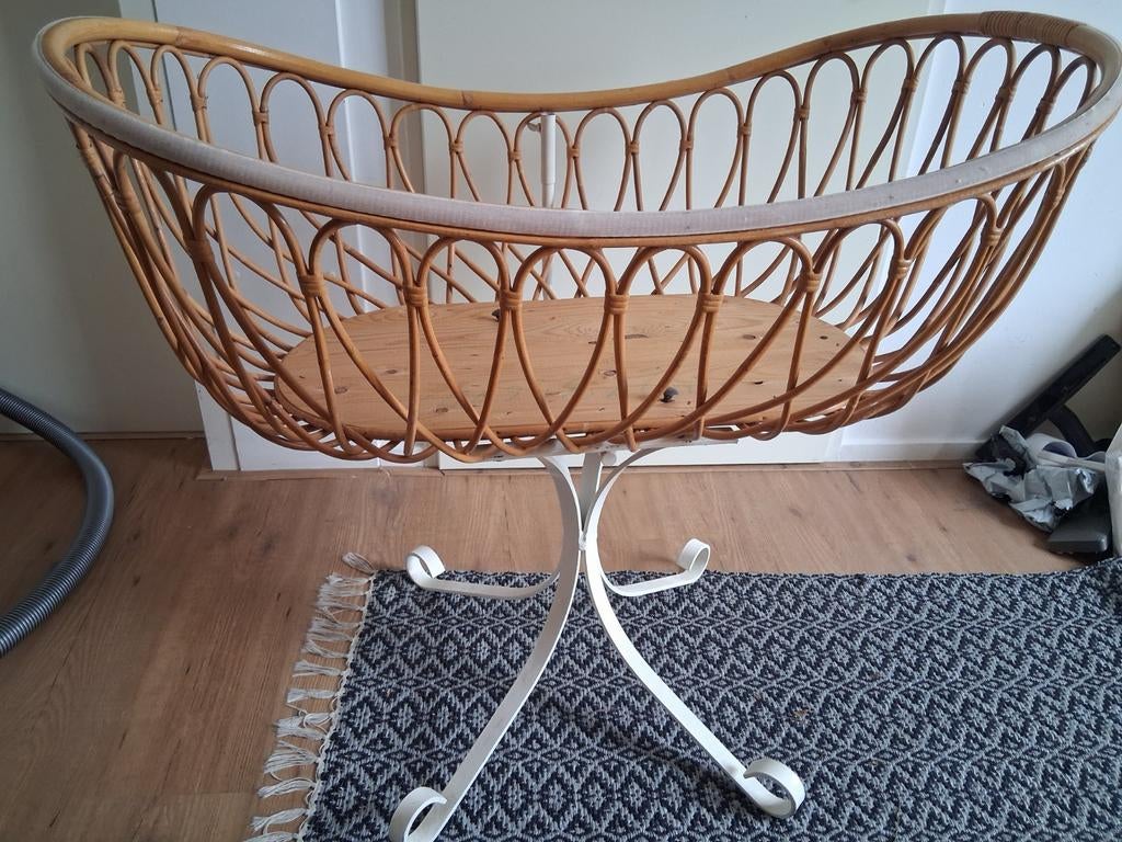 Rotan Wieg incl extra's, Ophalen of Verzenden, Gebruikt, Ledikant