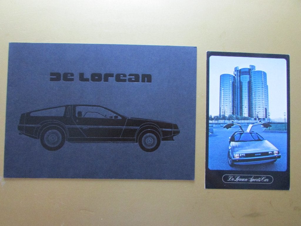 1981 DeLorean brochure + ansichtkaart, Engels, Ophalen of Verzenden, Zo goed als nieuw, Overige merken