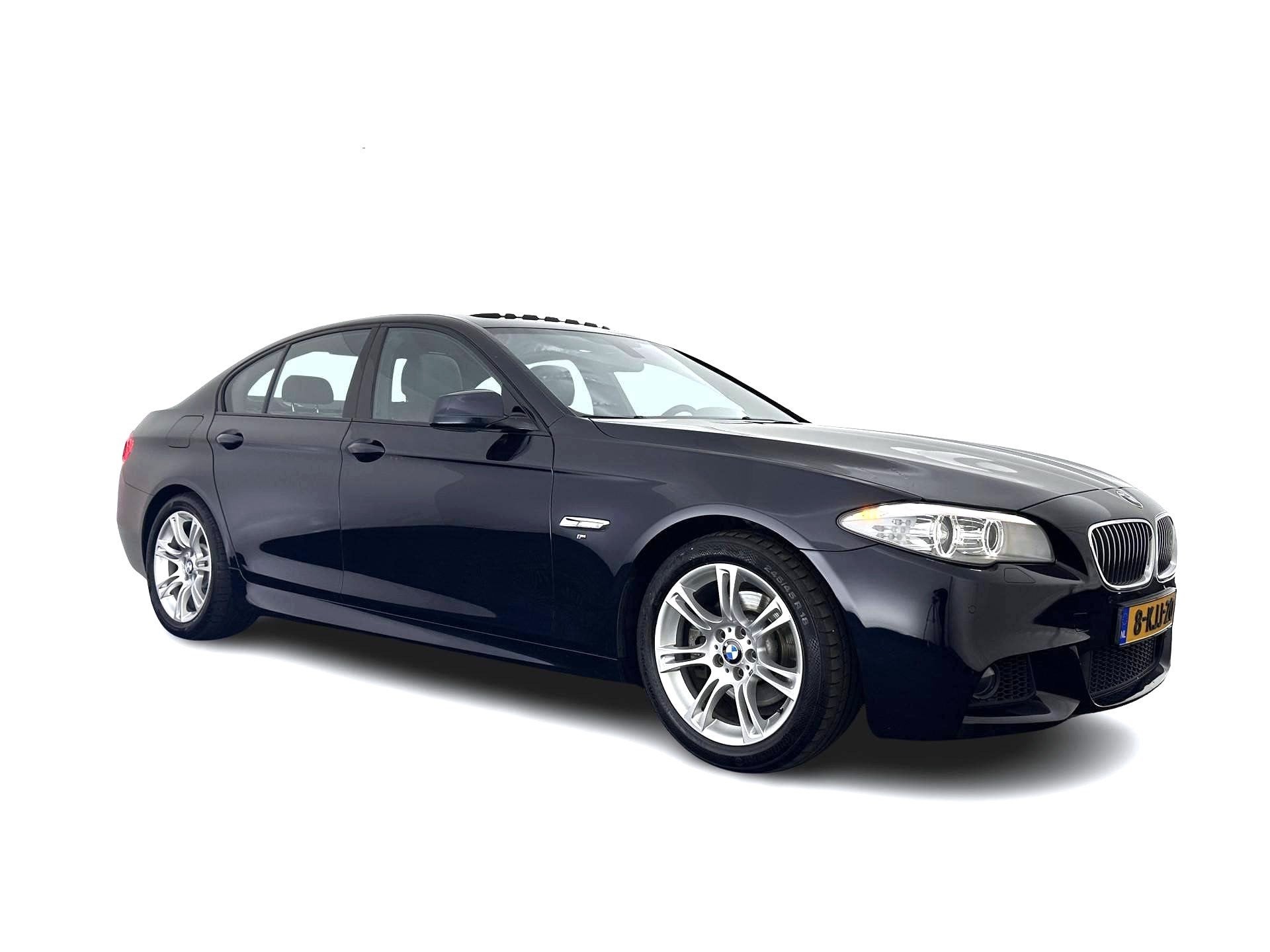 BMW 5 Serie 520i M-Sport-Styling High Executive Aut. *PANO |, Auto's, Automaat, Euro 5, Gebruikt, Zwart