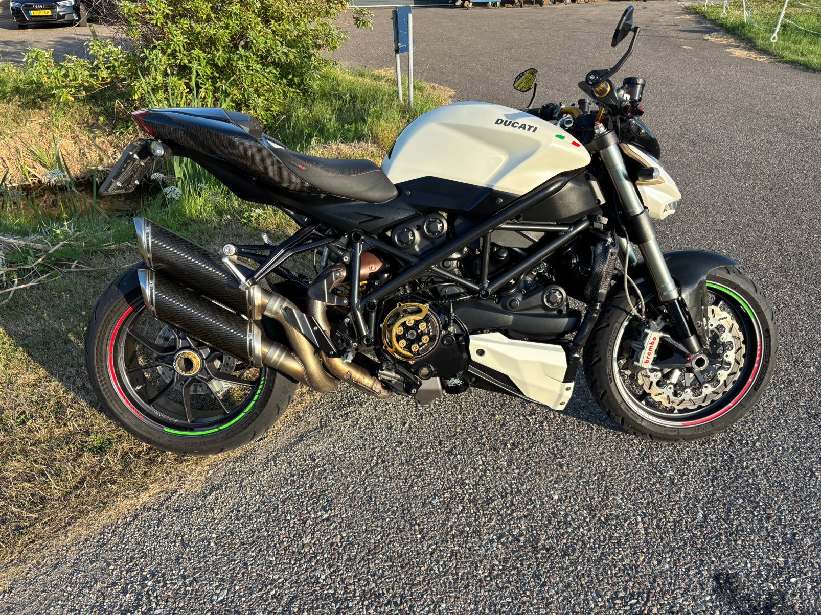 Ducati 1098 streetfighter - veel carbon - riemen vervangen, Motoren, Motoren | Ducati, 2 cilinders, 1098 cc, Occasion, Motorrijbewijs A