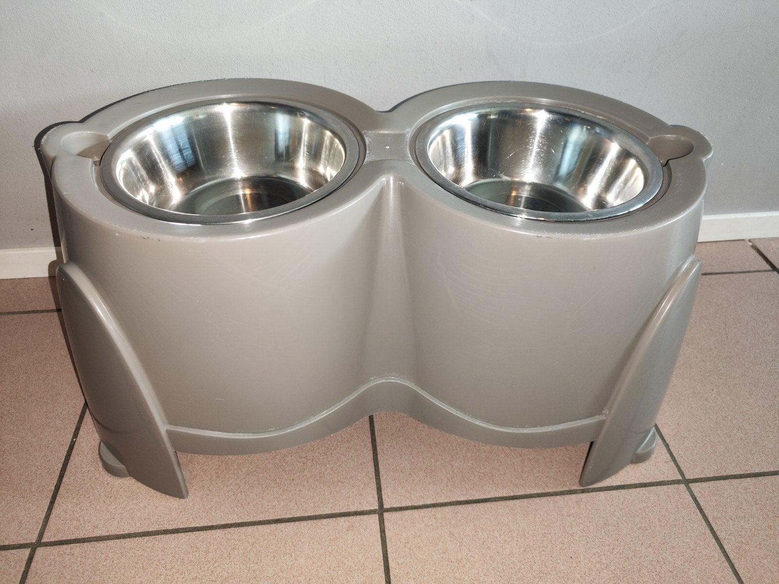 Savic ergo feeder hondenbar 2x1,5 liter, Dieren en Toebehoren, Ophalen of Verzenden, Zo goed als nieuw
