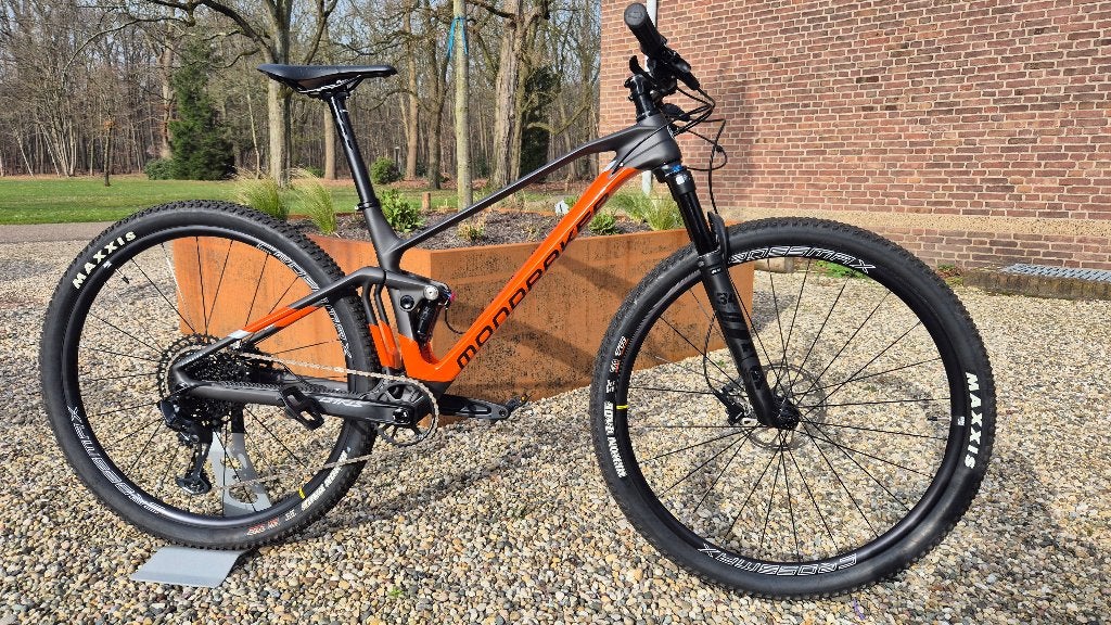 Mondraker F-Podium Carbon (2023), Fietsen en Brommers, Fully, Zo goed als nieuw, Schijfrem, Ophalen