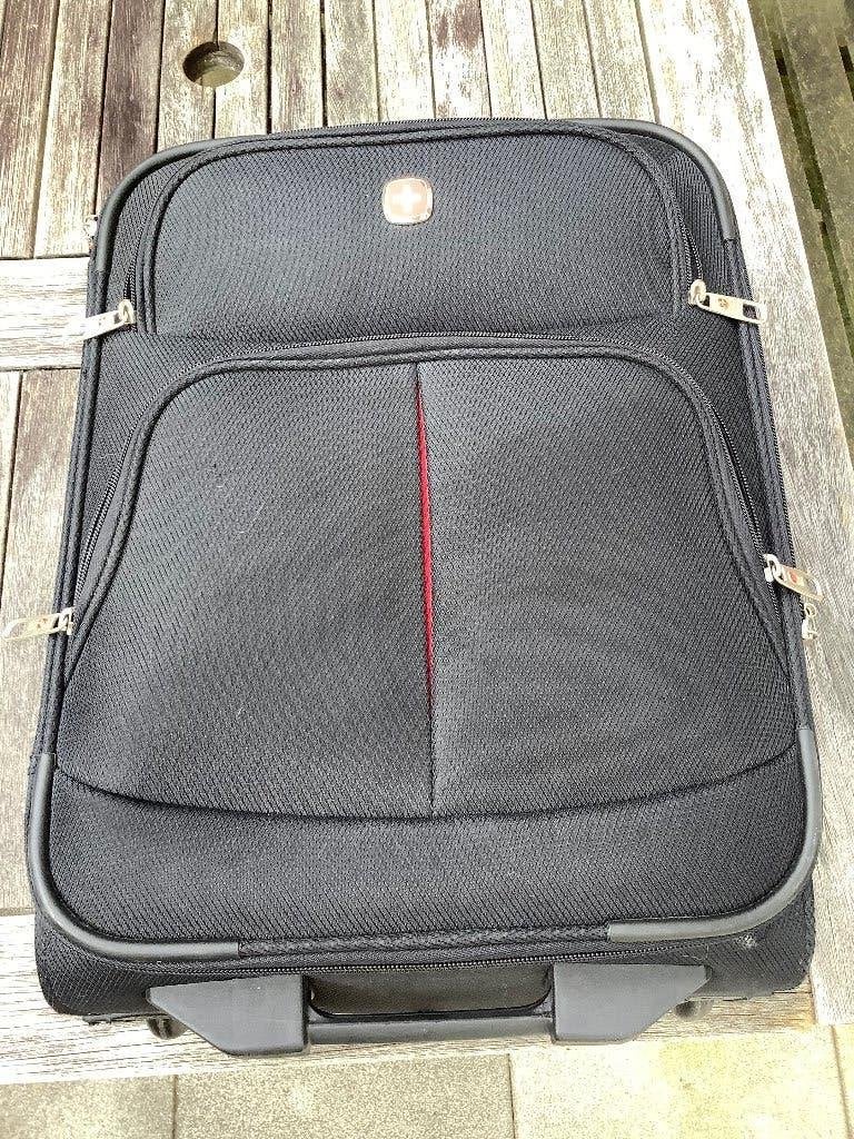 Wenger zwart zachte koffer trolley onboard 2wielen 49x34x22, Sieraden, Tassen en Uiterlijk, Ophalen of Verzenden, Zo goed als nieuw