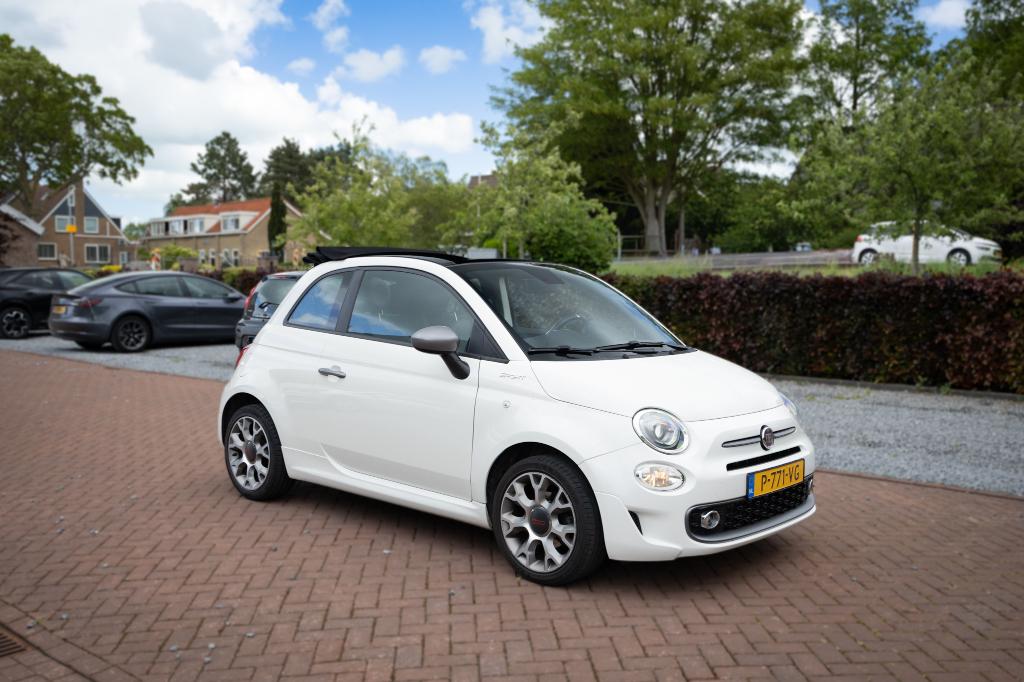 Fiat 500 Cabrio Sport 1.0 70pk Hybrid 2022 Wit - 1 eigenaar, Auto's, Fiat, Stof, 40 €/maand, 4 stoelen, Wit
