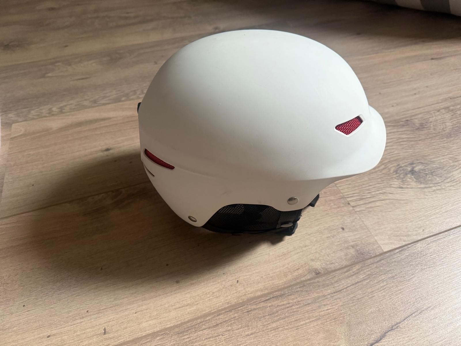 Tenson kinder skihelm wit met zwarte bivakmuts maat 54cm, Overige merken, Overige typen, Ophalen of Verzenden, Zo goed als nieuw