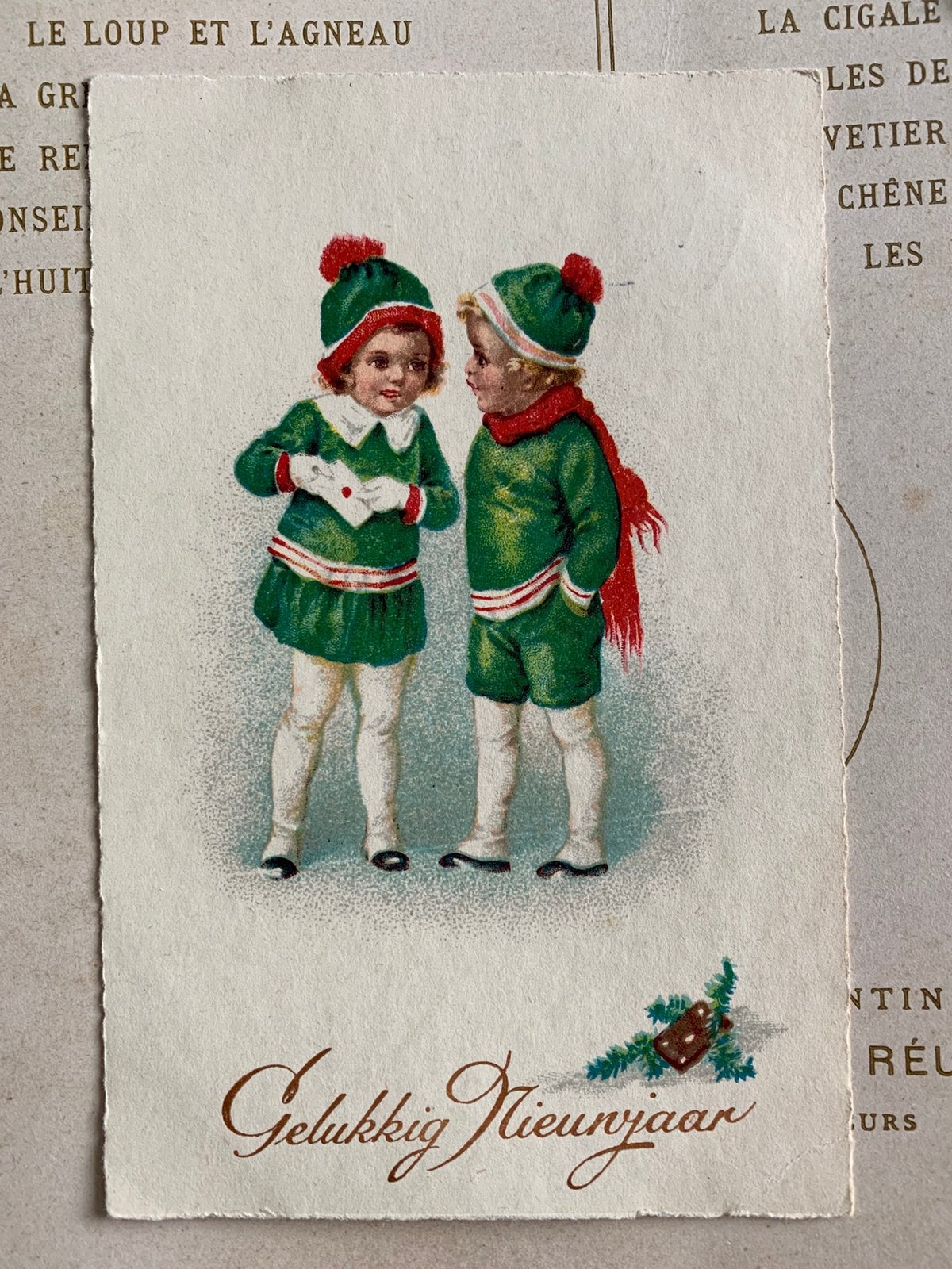 1934 Gelukkig Nieuwjaar - kindjes in groene kleding (NN), Ophalen of Verzenden, 1920 tot 1940, Gelopen, Feest(dag)