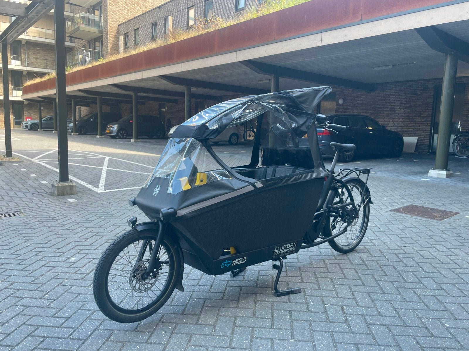 Urban Arrow bakfiets met nieuwe motor en remmen, Fietsen en Brommers, Ophalen, Zo goed als nieuw