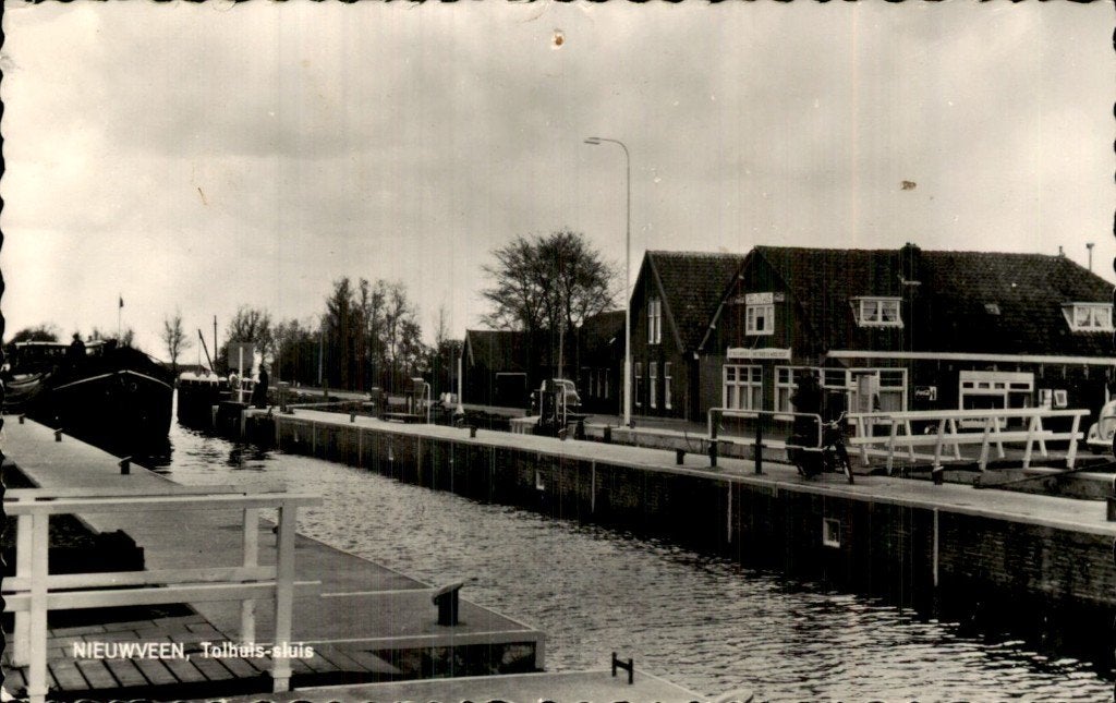 Nieuwveen - Tolhuis-sluis - kade, Verzamelen, Ophalen of Verzenden, 1940 tot 1960, Gelopen, Zuid-Holland