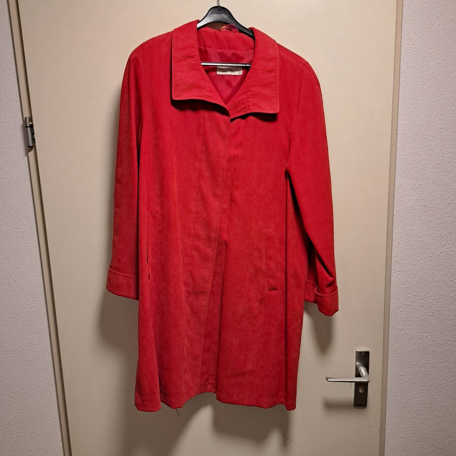 zeer mooie rode licht suède dames jas maat 40, Kleding | Dames, Ophalen of Verzenden, Zo goed als nieuw, Rood, Jas of Mantel