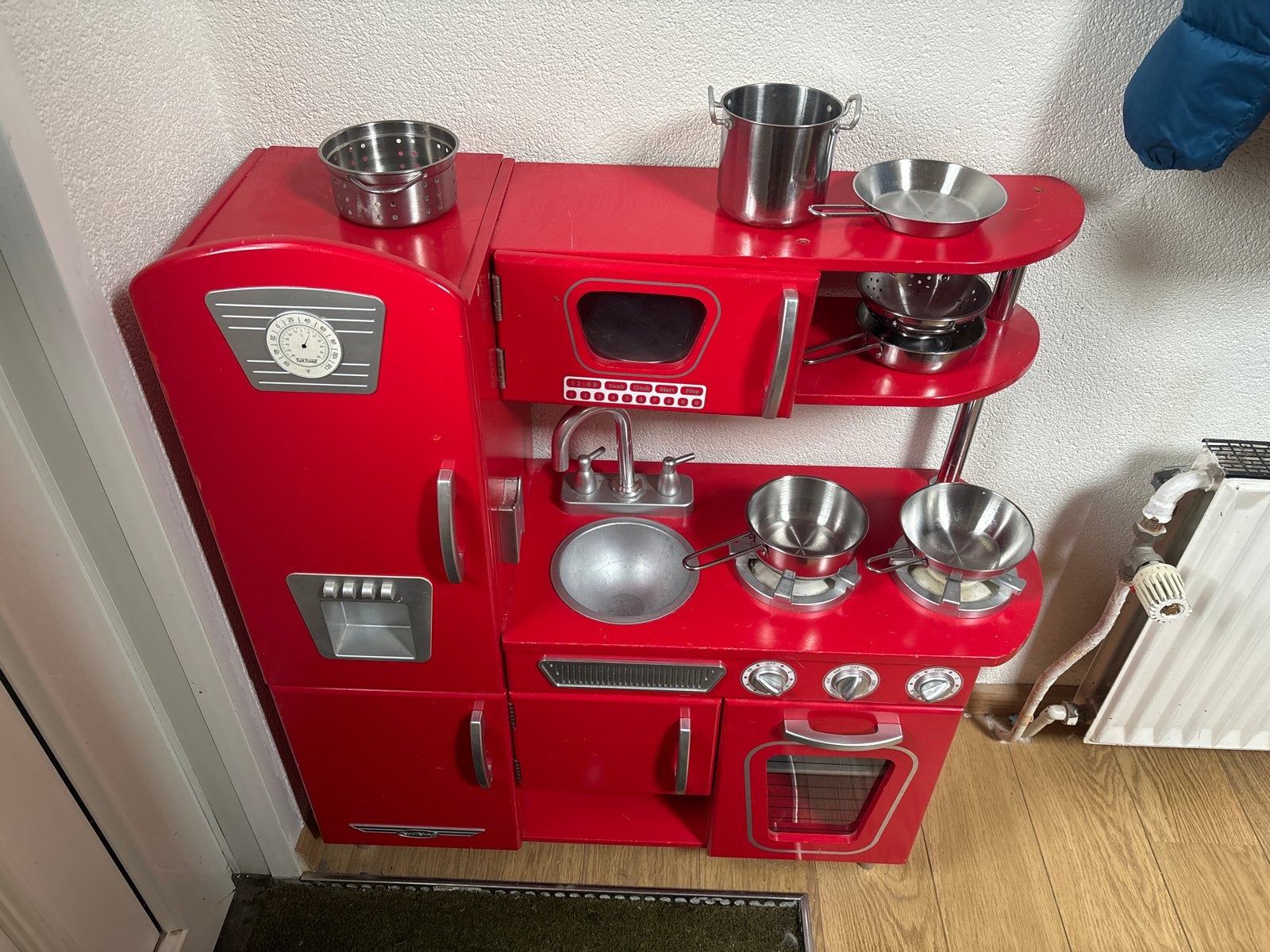 Grote rode kinderkeuken met veel accessoires, Ophalen, Gebruikt, Hout, Speelkeuken