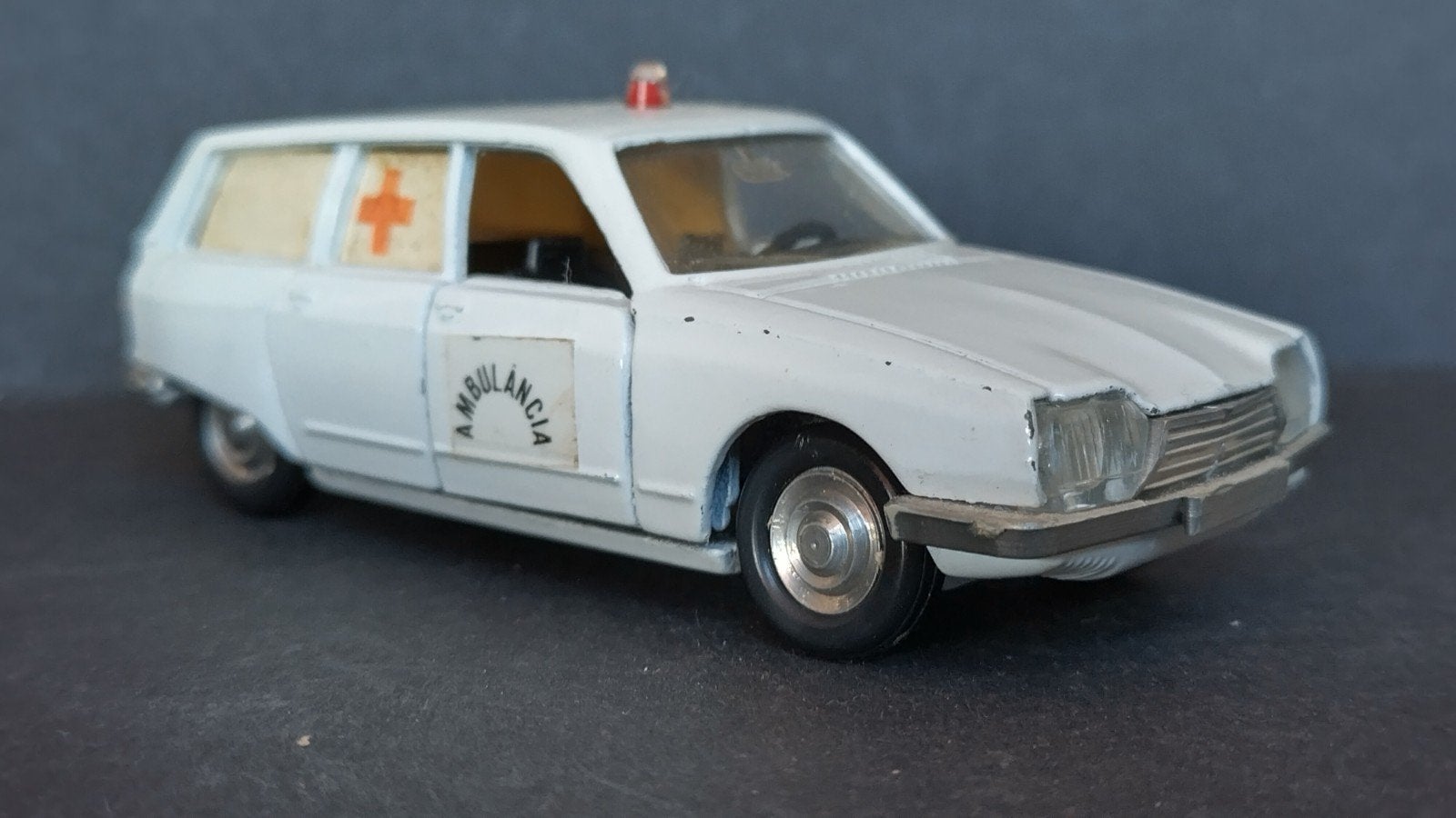 Citroen GS Break 1220.ambulance 1:43 Luso Toys Pol, Overige merken, Auto, Verzenden, .