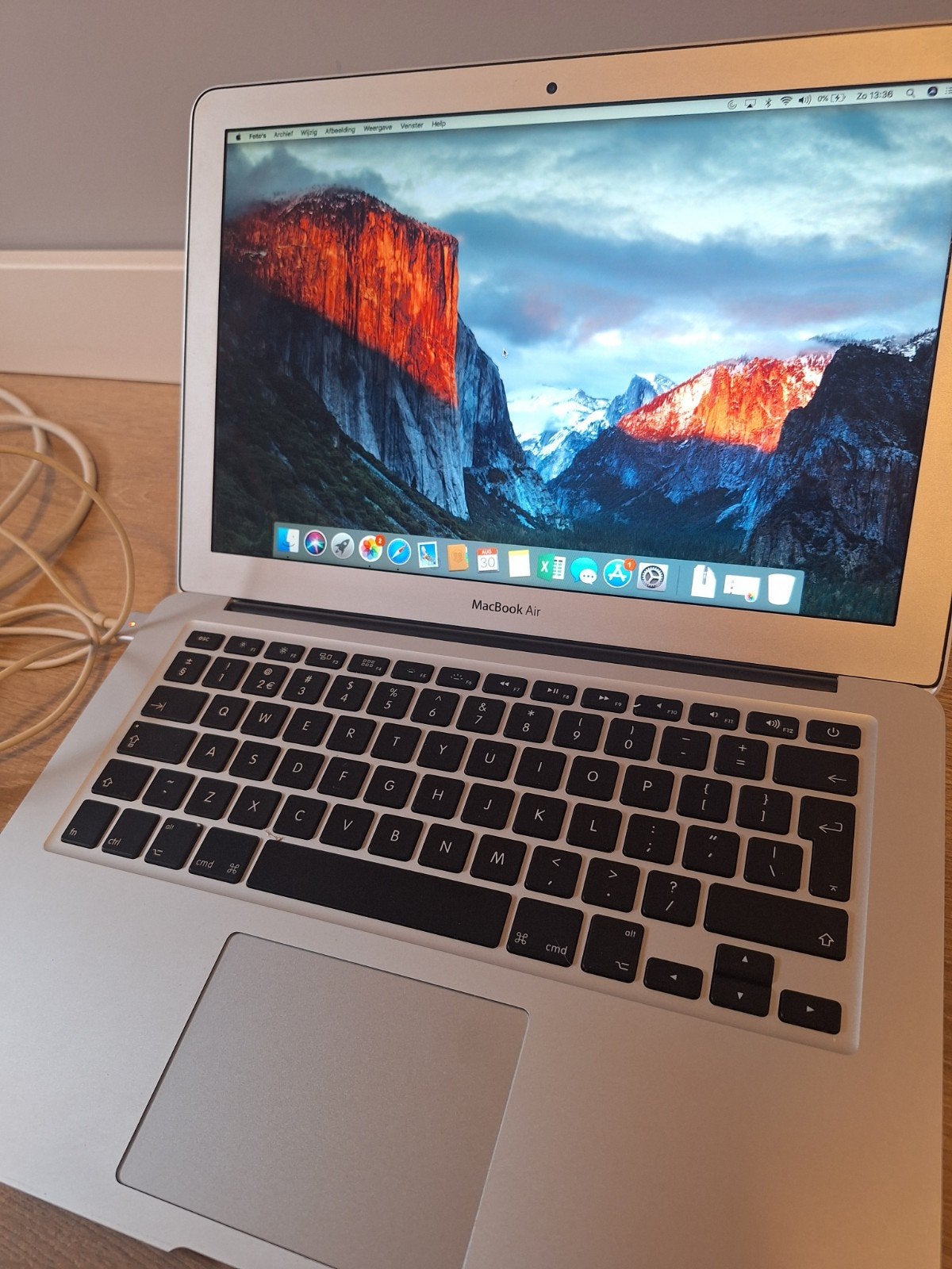 MacBook Air A1466 - 13 inch, Computers en Software, Apple Macbooks, Gebruikt, Minder dan 4 GB, Qwerty, 13 inch