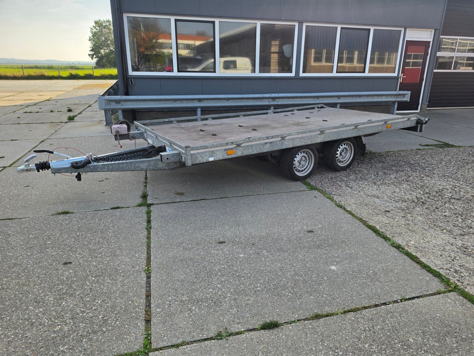 Te Huur, Hapert 4m transportkar,ambulance, met rijplaten, Ophalen, Gebruikt