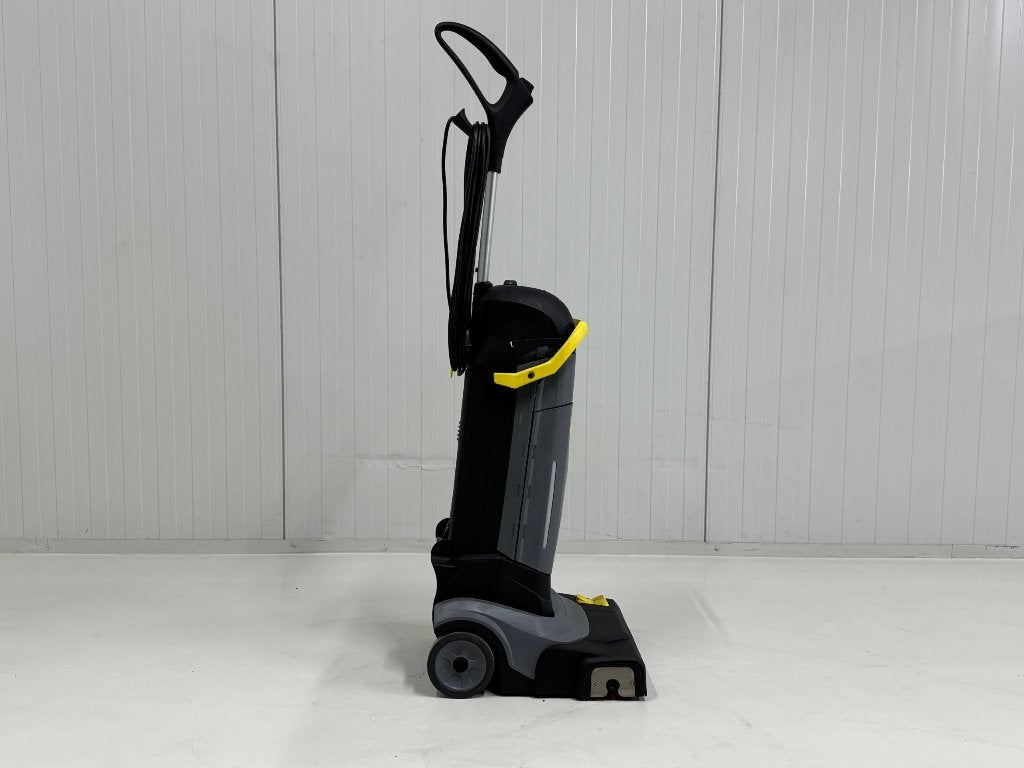KARCHER SCHROBMACHINE BR 30/4 C 2021, Ophalen of Verzenden, Zo goed als nieuw, Schrobmachine