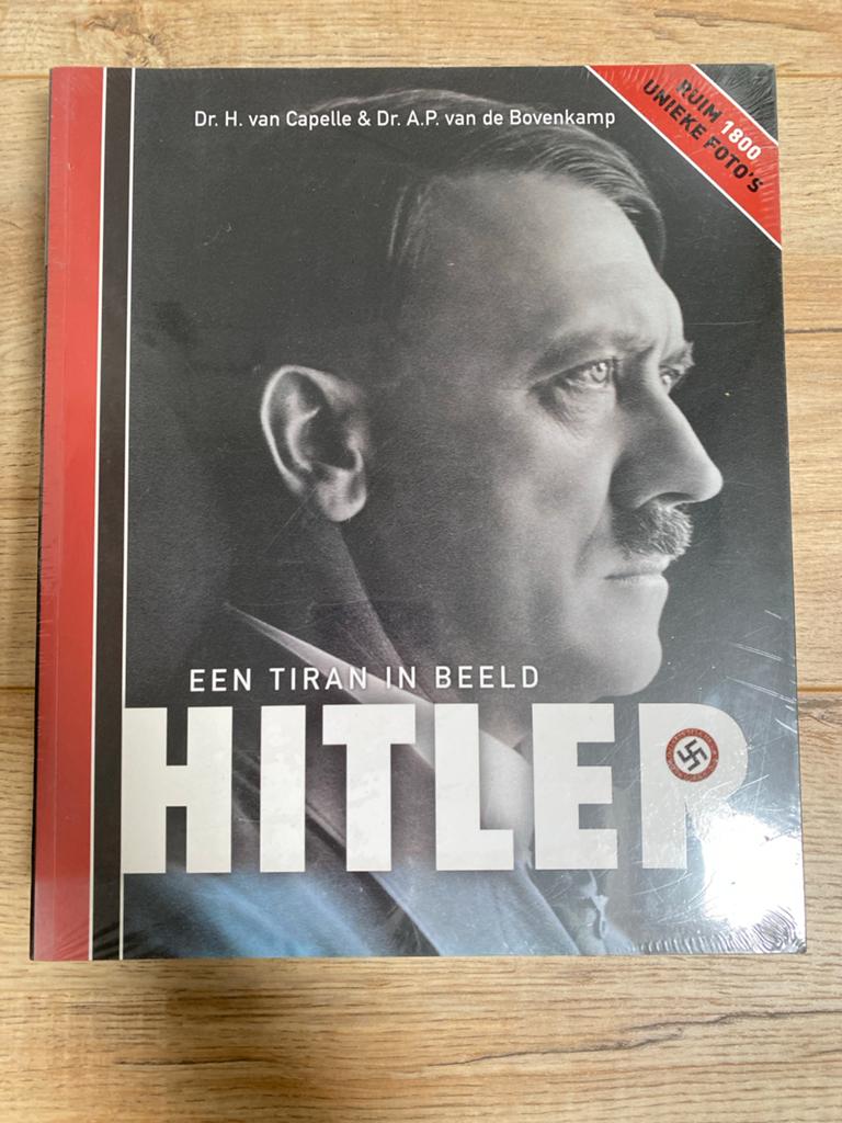 Hitler, een tiran in beeld PB, Nieuw, Algemeen, Ophalen, Tweede Wereldoorlog