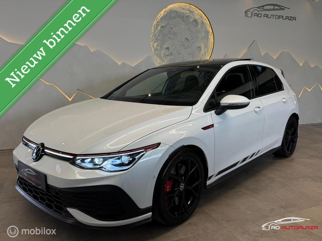 Volkswagen Golf 2.0 TSI GTI Clubsport Panorama/HUD/Harman Ka, Zwart, 4 cilinders, 1984 cc, Alcantara