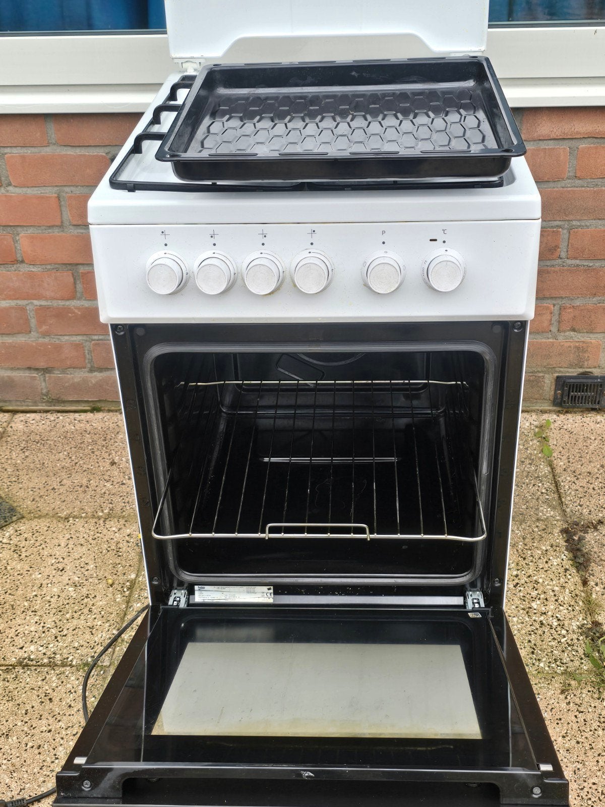 Gasfornuis / Kookplaat met oven te koop
Te koop: nette en go, Ophalen of Verzenden, Vrijstaand