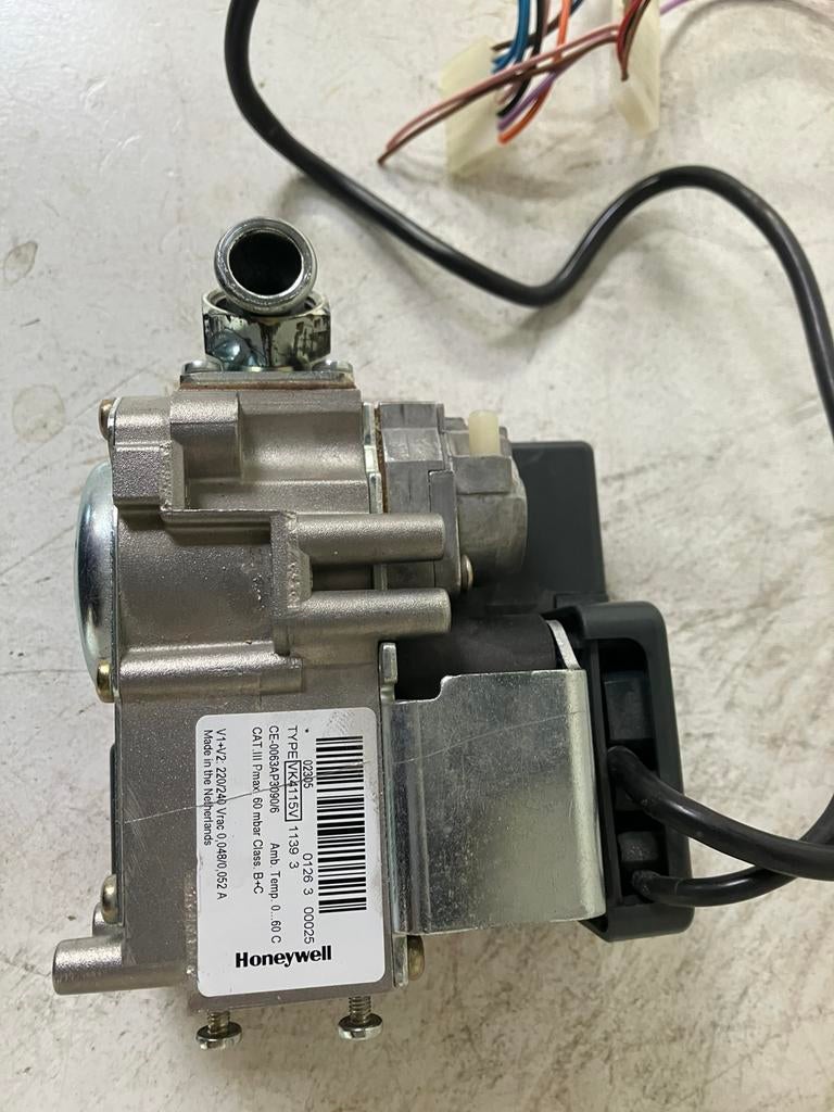 Agpo Ferroli gasblok, Honeywell branderautomaat Agpo Ferroli, Ophalen, Gebruikt
