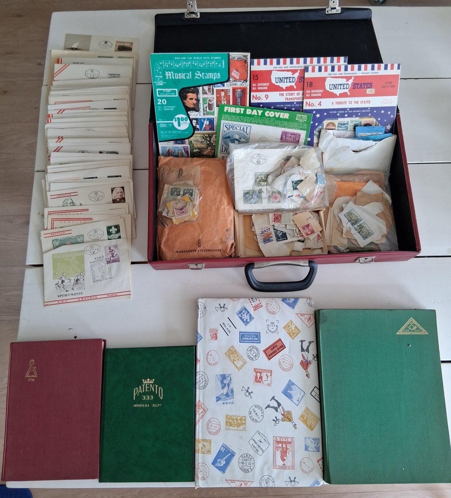 Grote collectie postzegels en eerste dag enveloppen, Postzegels en Munten, Postzegels | Volle albums en Verzamelingen, Ophalen