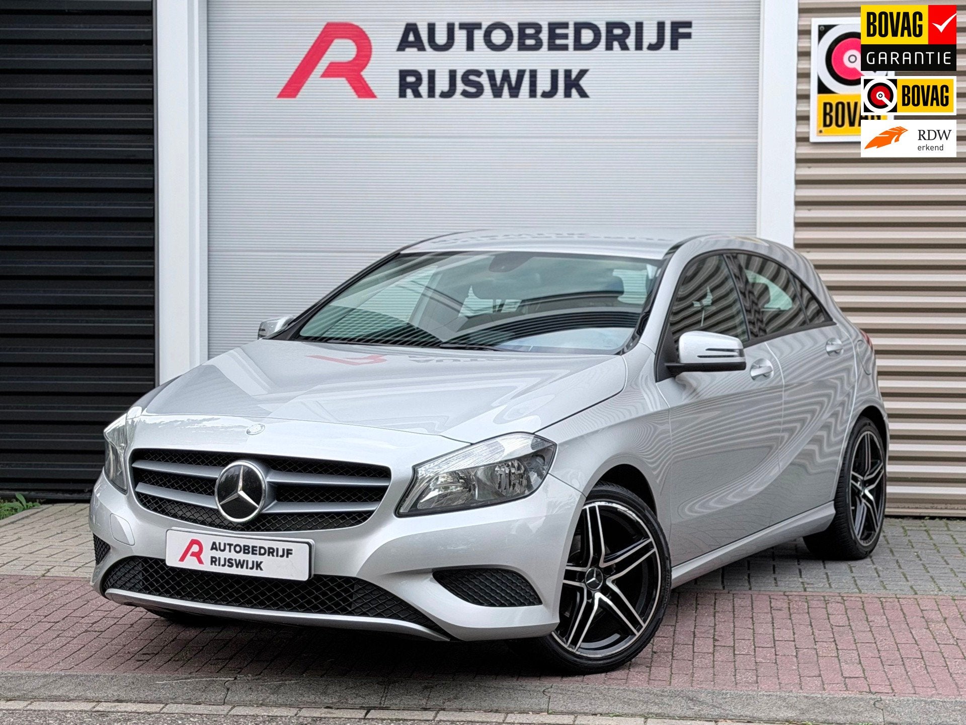 Mercedes-Benz A-klasse 180 Stoelverwarming/Camera, Auto's, Voorwielaandrijving, Gebruikt, Euro 6, 4 cilinders