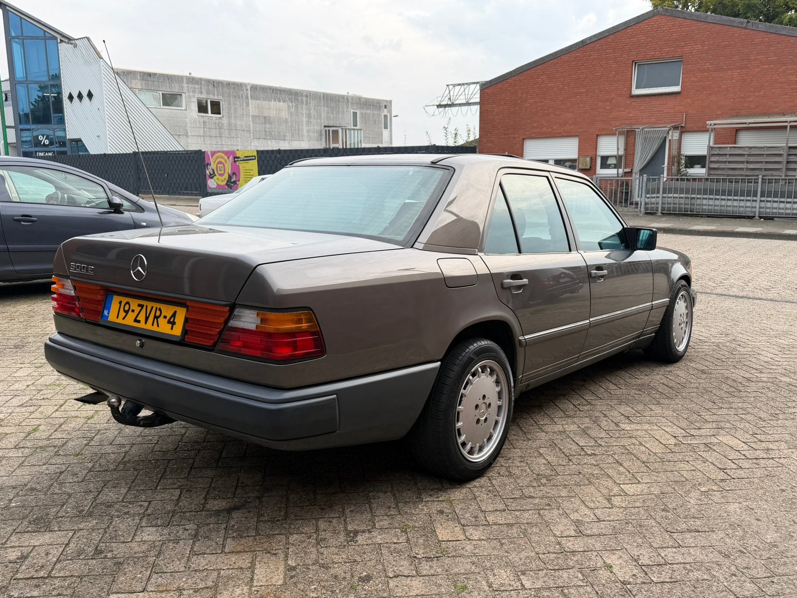 Mercedes-Benz 200-Serie 3.0 300 E K6 1986 Grijs, foto 5