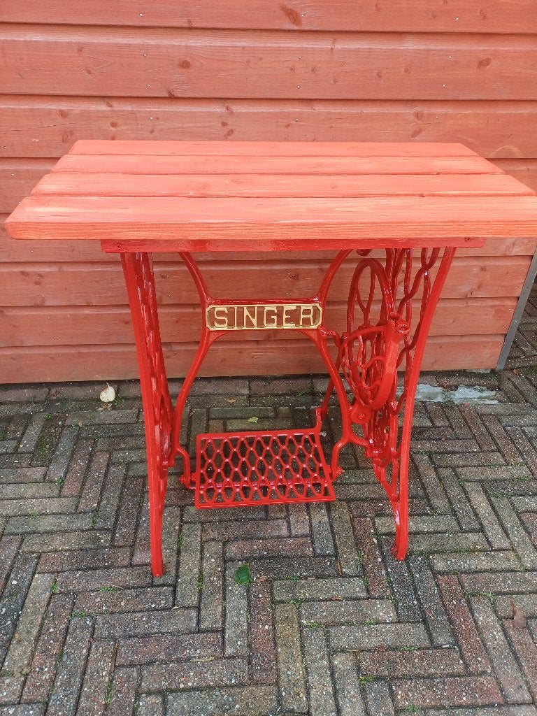 Gietijzer naaimachinetafel op Singer onderstel, Tuin en Terras, Tuinbanken, Ophalen, Gebruikt, Overige materialen