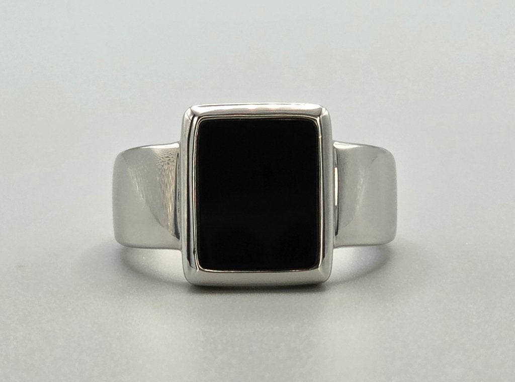 Zilveren ring met edelsteen onyx. 2026/631, Nieuw, Ophalen of Verzenden, ., Dame of Heer