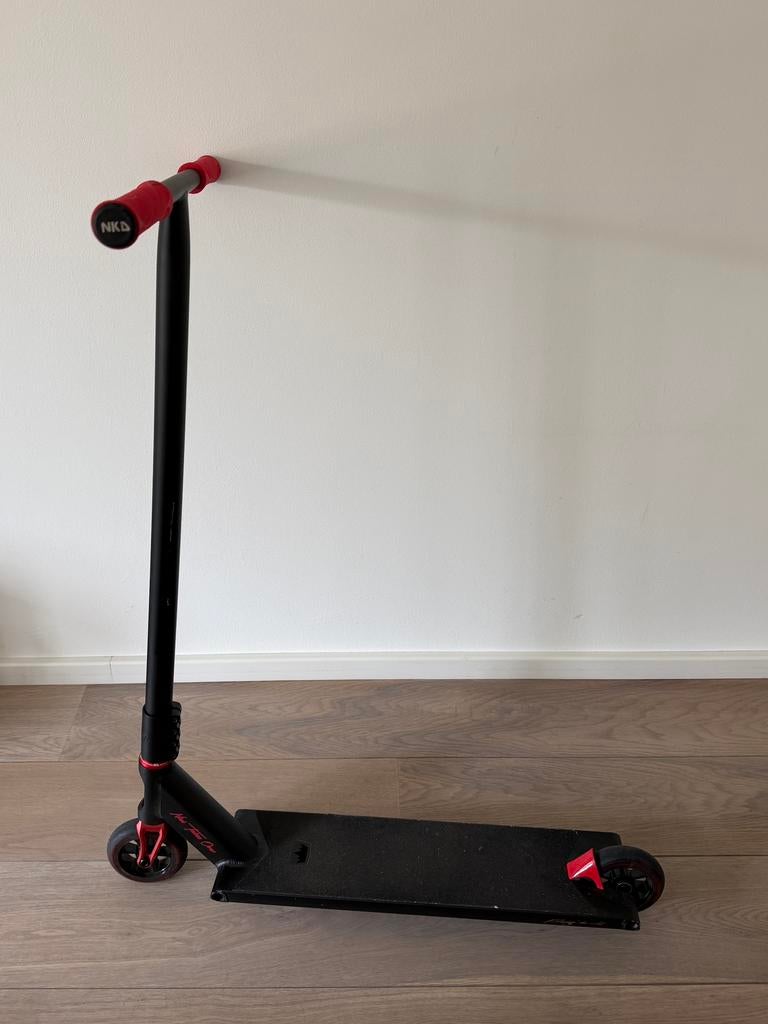 NKD Stuntstep Mono 99 cm - Perfect voor stunts!, Ophalen of Verzenden, Gebruikt, Overige typen