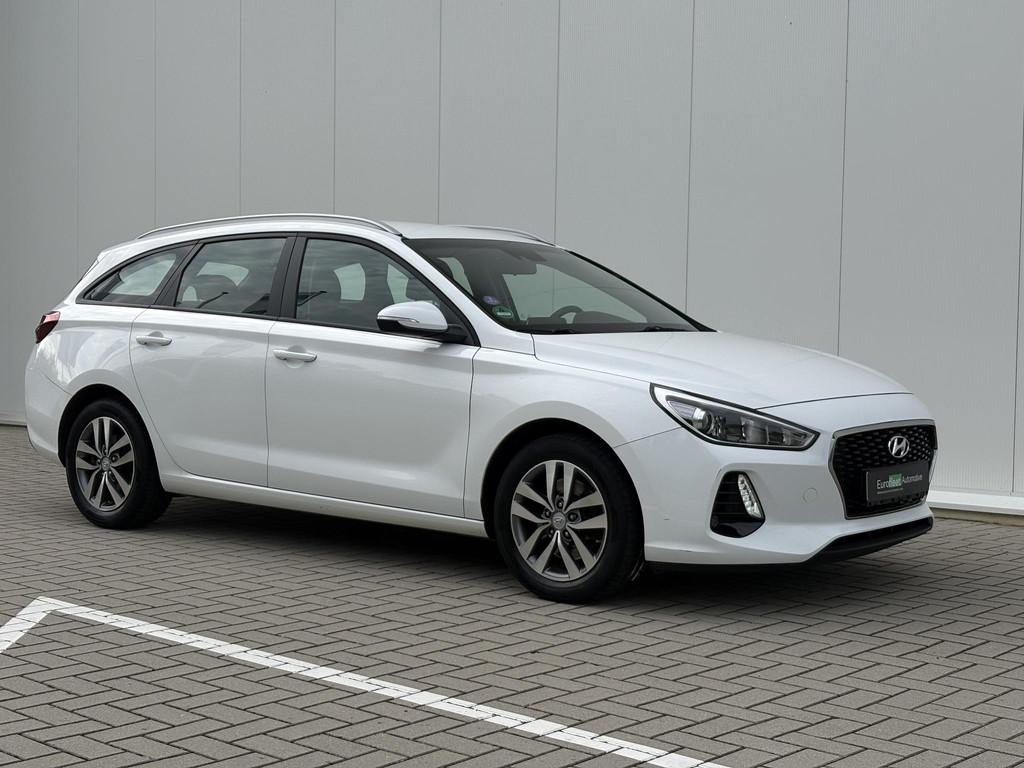 Hyundai i30 1.4 T-GDI Comfort | AUTOMAAT | Carplay | Camera, Auto's, Stof, Euro 6, 4 cilinders, Wit