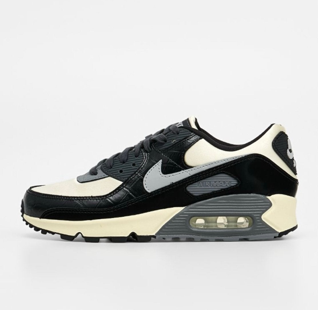Nike Air Max 90 ‘Smoke Grey Crocodile' - maat 44.5, Kleding | Heren, Schoenen, Product.Safety.ENEA@nike.com, Zwart, Nieuw, Ophalen of Verzenden