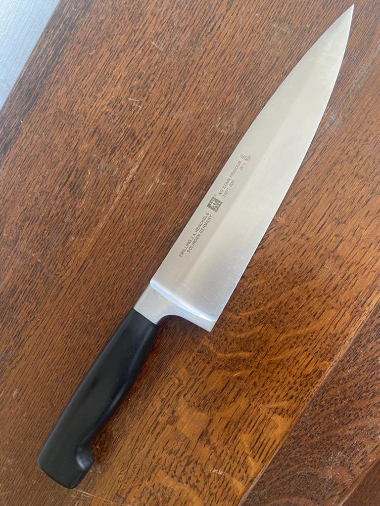 Zwilling J.A. Henckels Solingen Germany  koksmes als nieuw, Huis en Inrichting, Keuken | Bestek, Ophalen of Verzenden, Zo goed als nieuw