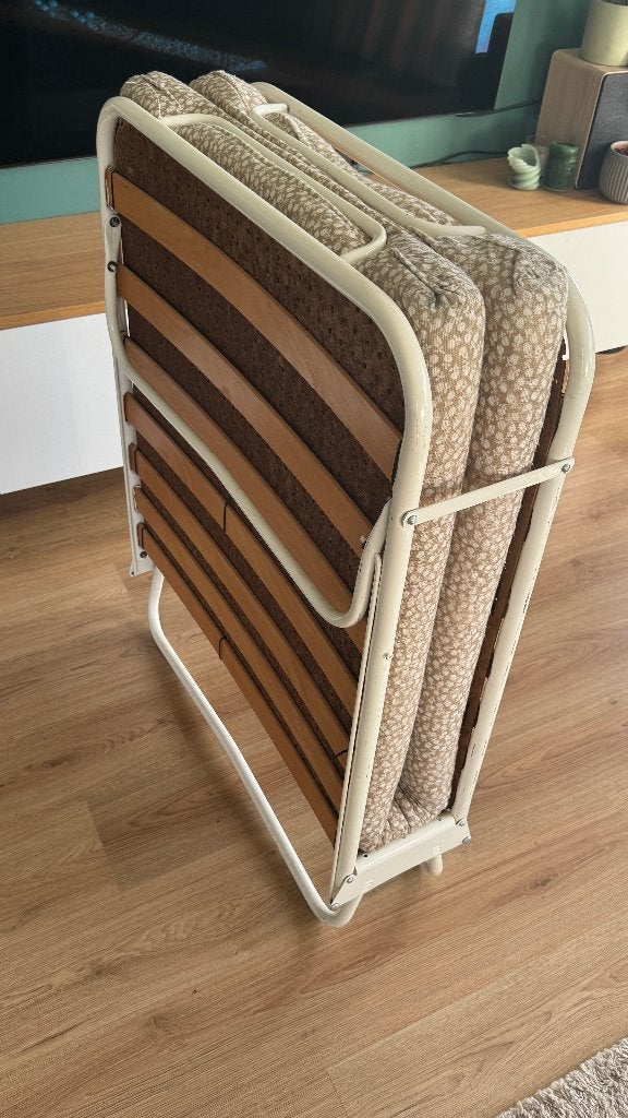 Foldable guest bed (inc. mattress), Huis en Inrichting, Ophalen, Eenpersoons, Wit, 190 cm of minder