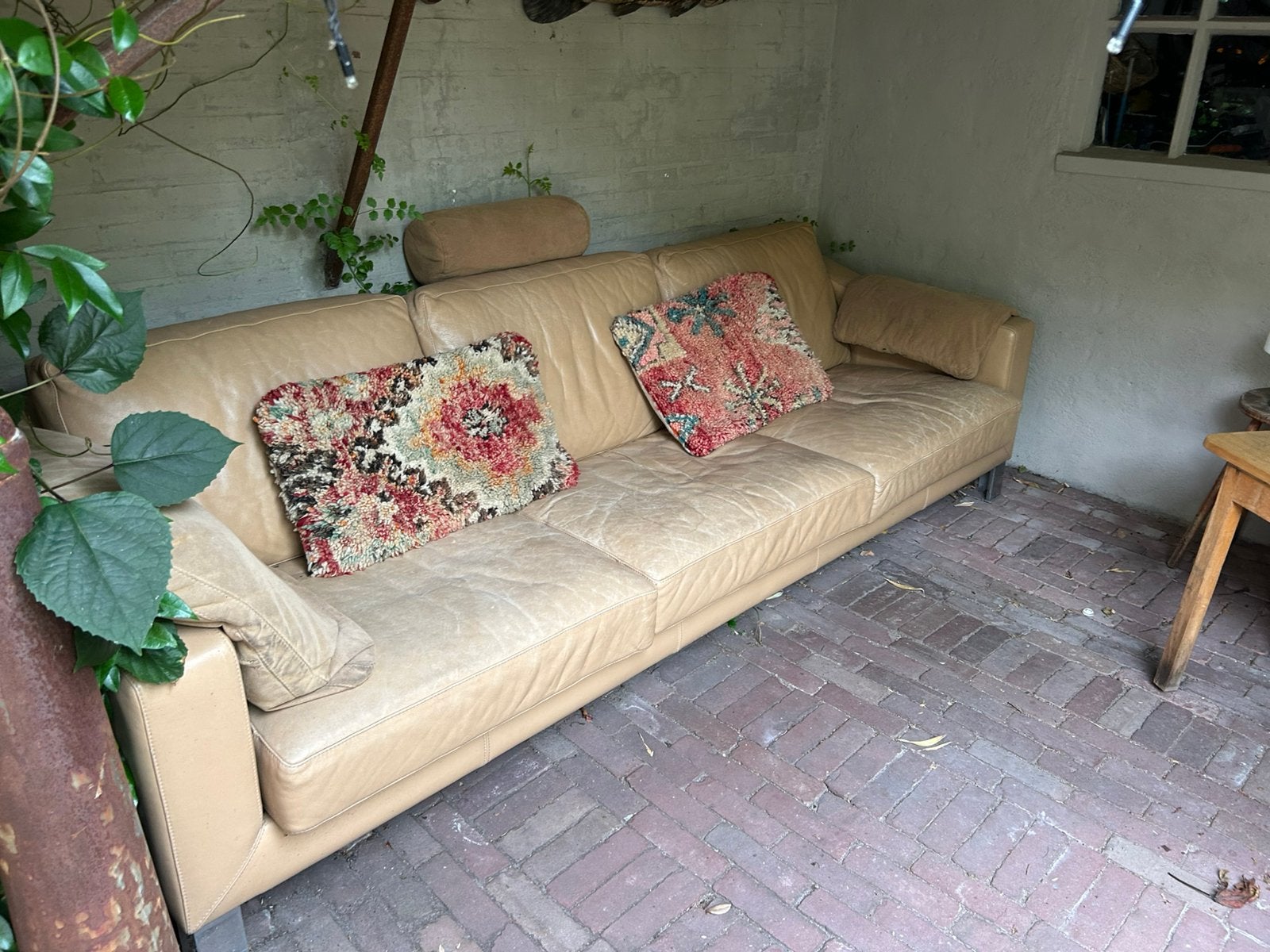Lederen beige 3 zitsbank, Huis en Inrichting, Ophalen, Gebruikt, Driepersoons, Rechte bank