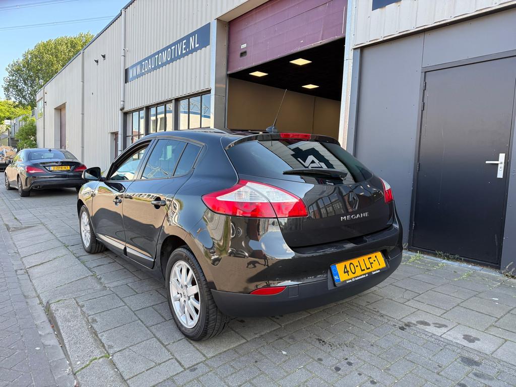 Renault Mégane 1.6 Expression, Voorwielaandrijving, Gebruikt, 4 cilinders, Zwart