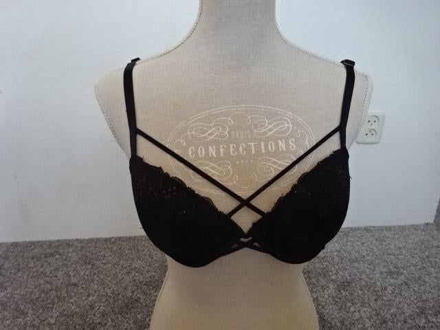 Mooie BH van PINK (Victoria's Secret) / zwart / 75D, Kleding | Dames, Ondergoed en Lingerie, Victoria's Secret, Ophalen of Verzenden