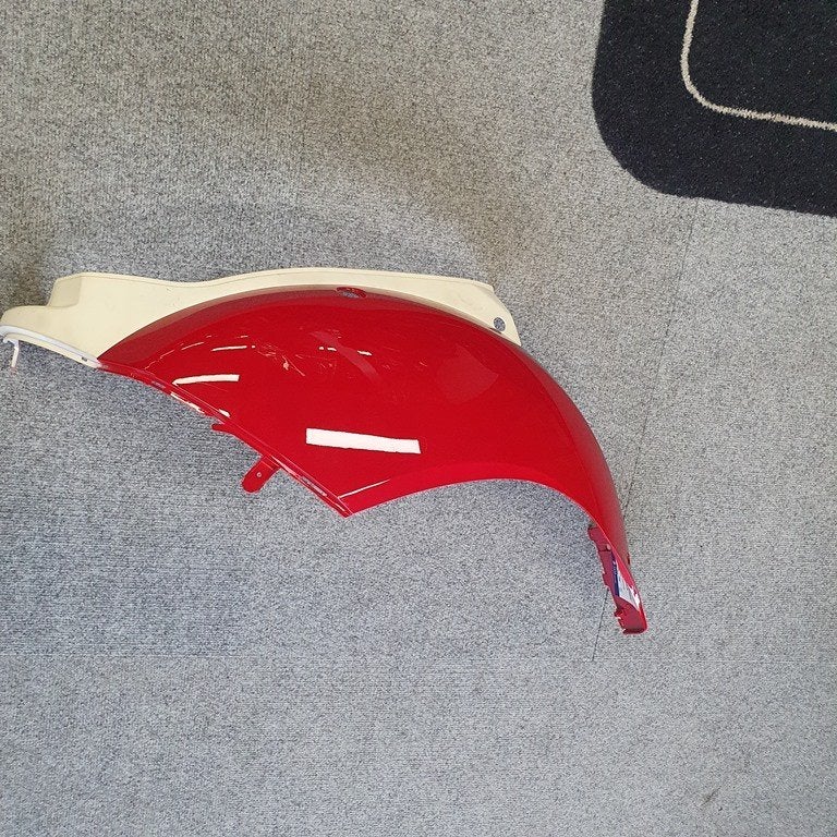Linker Zijkap Sym Mio 50 rood links kappen kap origineel, Ophalen of Verzenden, Gebruikt, Kap