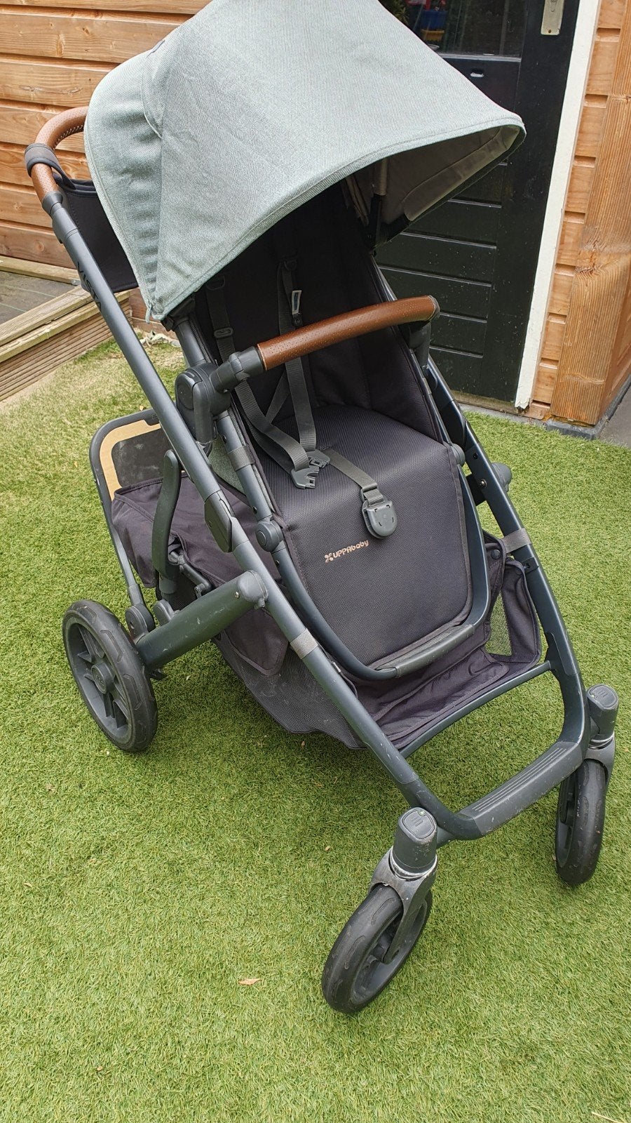Uppababy Vista V2, met piggyback, Verstelbare duwstang, Zo goed als nieuw, Ophalen, Kinderwagen