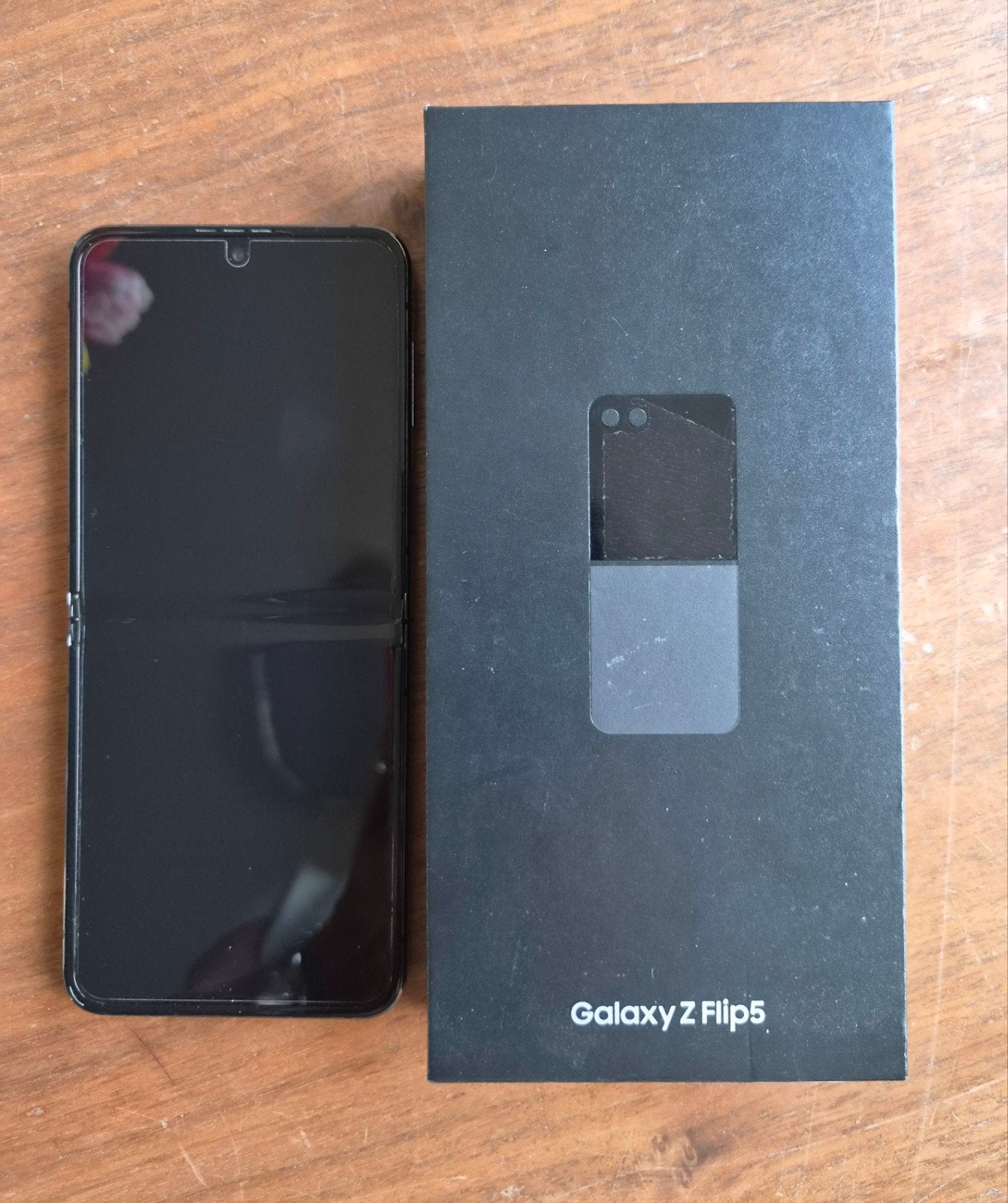 Samsung Galaxy Z Flip5 512GB incl 5 Burga hoesjes, Ophalen, Gebruikt, Zwart, Touchscreen