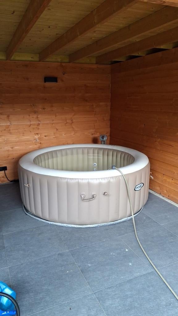 Intex jacuzzi 6 personen, Ophalen, Filter, Opblaasbaar
