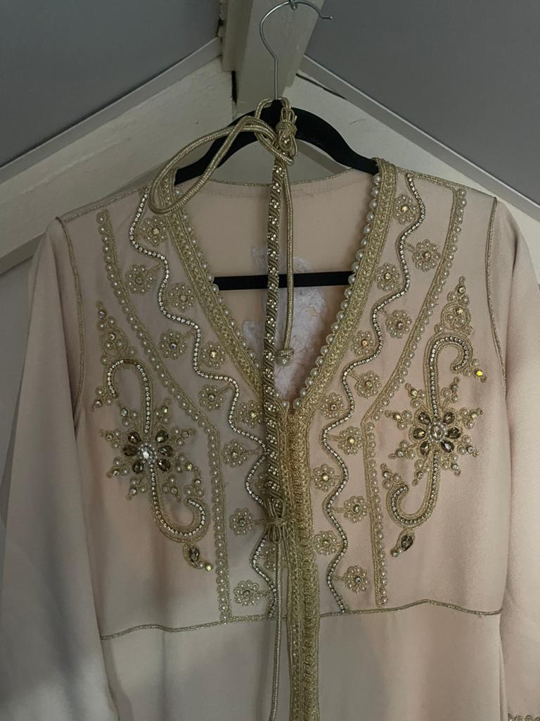 Dames jurk, Ophalen of Verzenden, Zo goed als nieuw, Maat 38/40 (M), Beige
