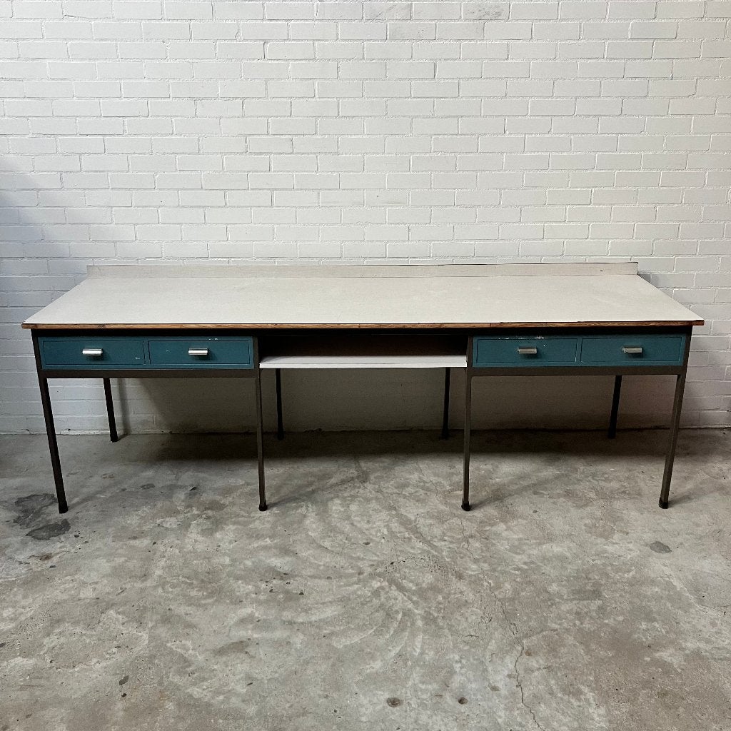 Grote werkbank schooltafel werkplaats tafel werktafel loods, Doe-het-zelf en Verbouw, Ophalen, Nieuw, 170 cm of meer