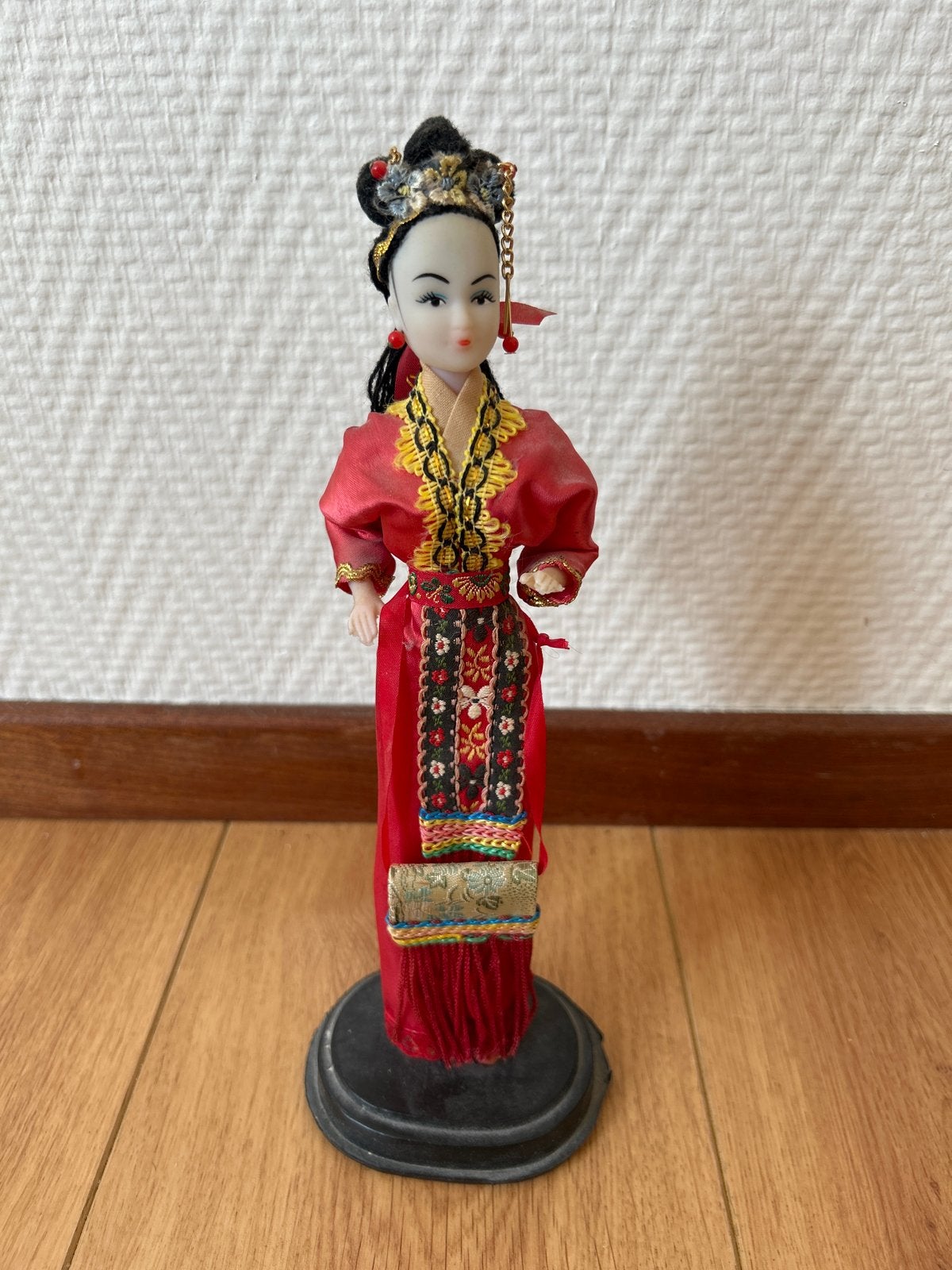 Chinese pop in traditionele klederdracht, Verzamelen, Ophalen of Verzenden, Gebruikt, Pop