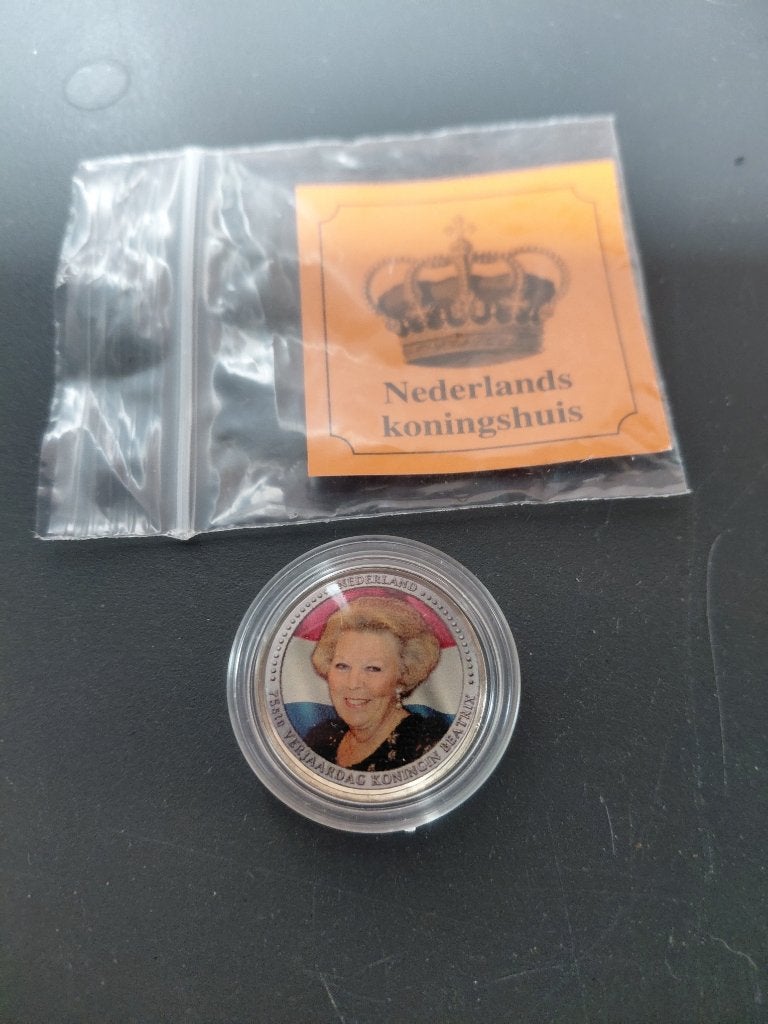 verzamelmunt 2 euro gekleurde email beatrix + certificaat, Ophalen of Verzenden, Zo goed als nieuw, Nederland, Postzegel(s) of Munt(en)