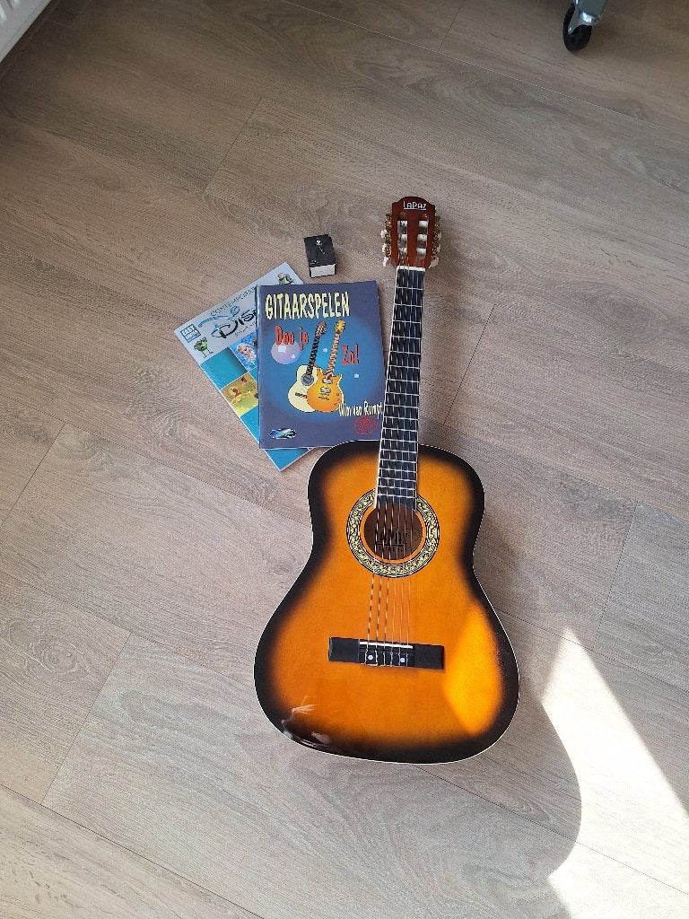 Foto 2 van Gitaar Lapaz002 SB 3/4
