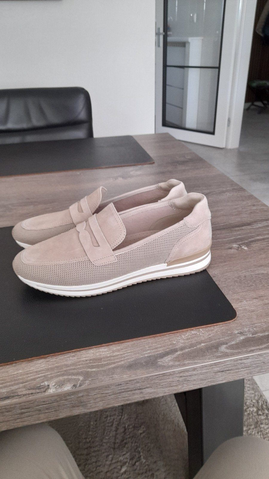 Nieuwe  schoenen  42, Medicus, Beige, Nieuw, Ophalen of Verzenden