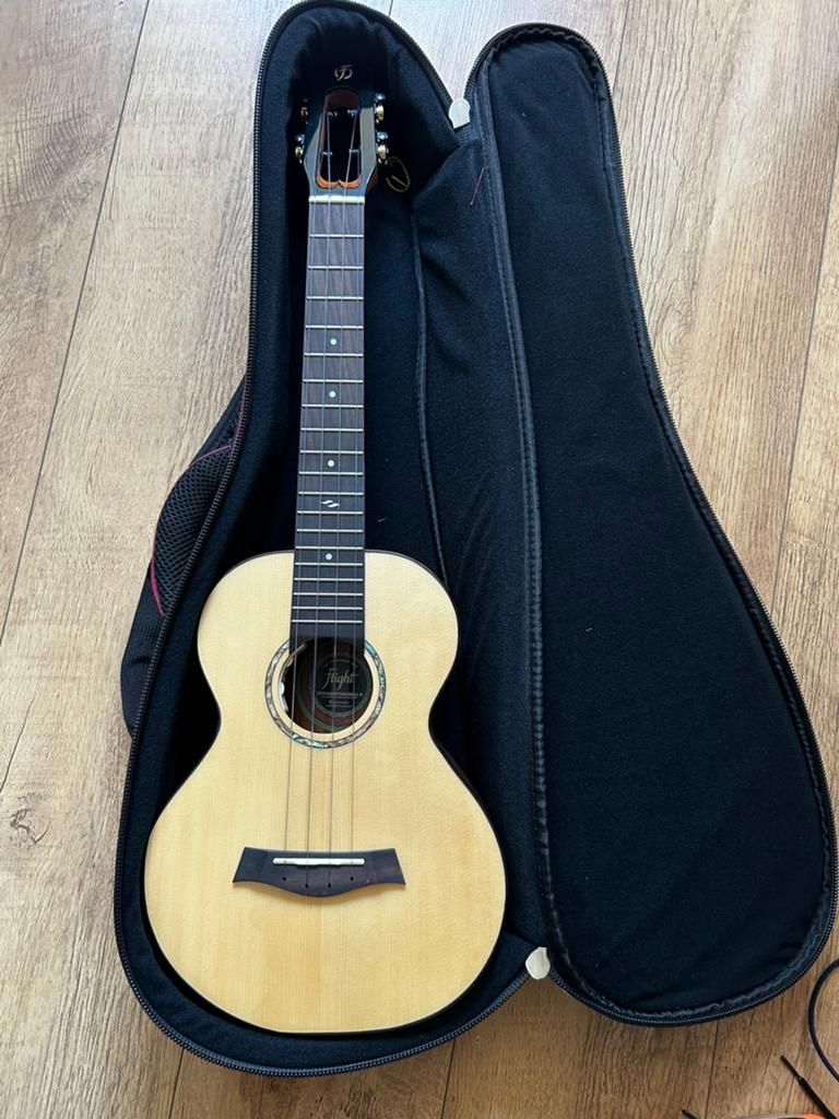 Flight voyager tenor ukulele, Muziek en Instrumenten, Ophalen of Verzenden, Zo goed als nieuw, Overige typen