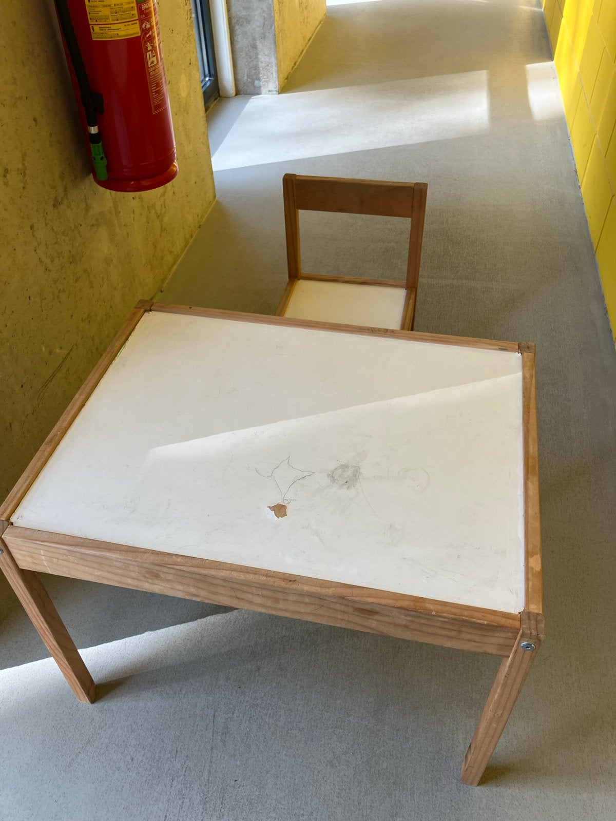 Kinder studie tafel en stoel - ideaal voor jonge kinderen, Ophalen of Verzenden, Gebruikt, Tafel(s) en Stoel(en)
