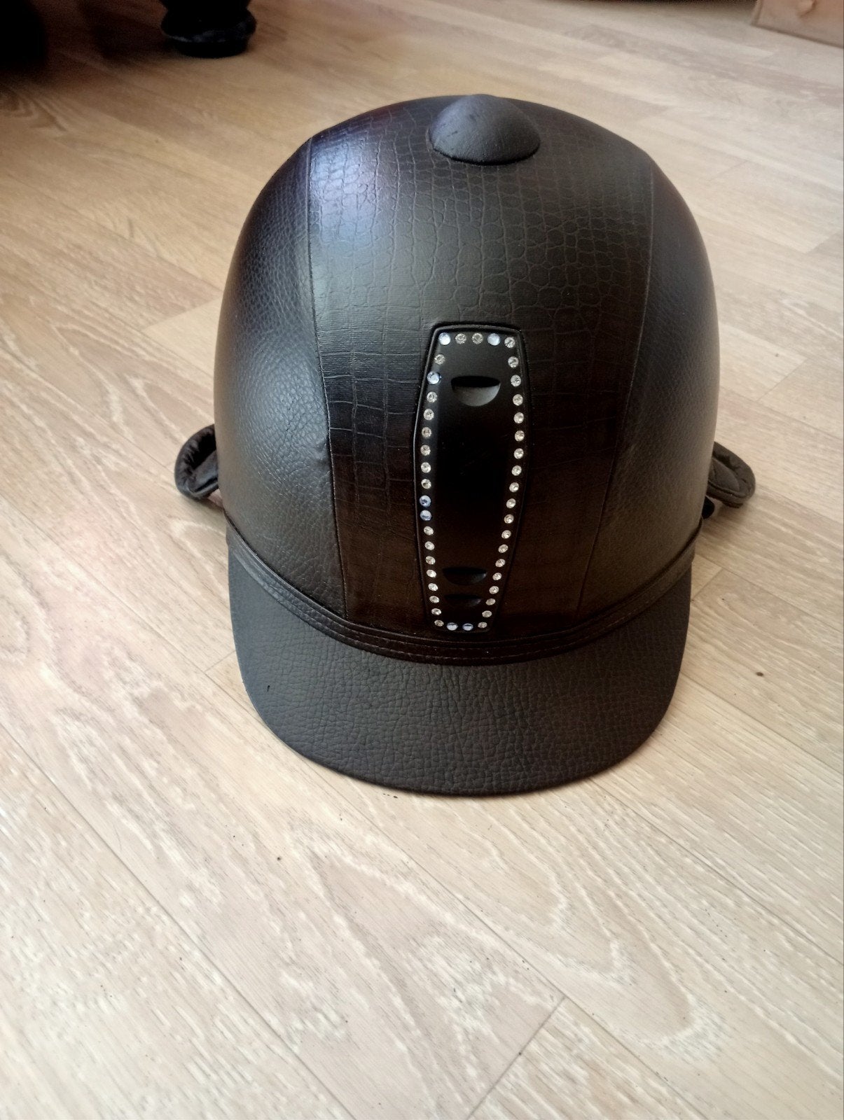 Zeer nette bruine leren HH rijcap met strass mt 57, Ophalen of Verzenden, Zo goed als nieuw, Dressuur, Schoeisel