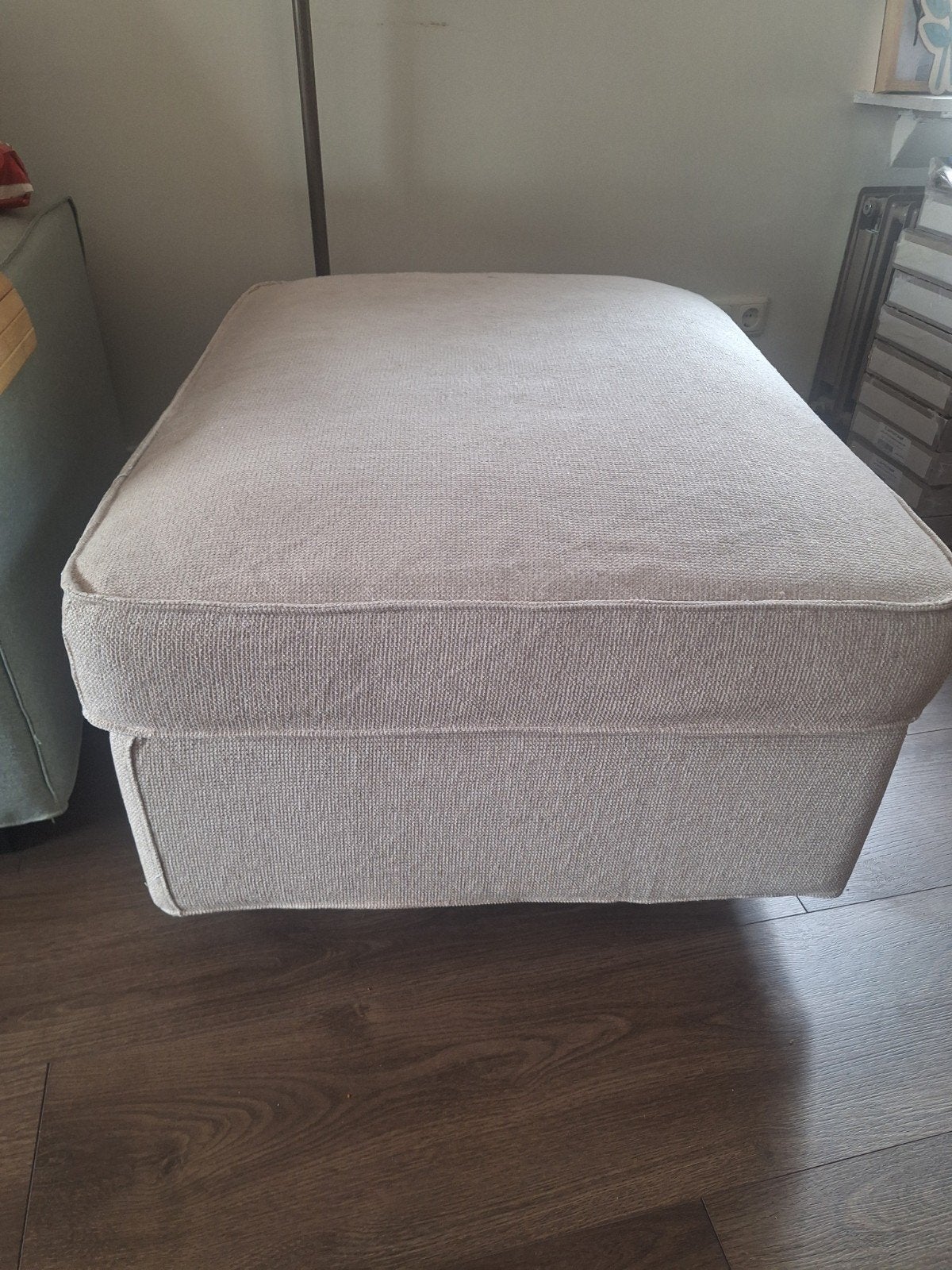 KIVIK voetenbank, Ophalen, 75 tot 100 cm, Zo goed als nieuw, Rechthoekig