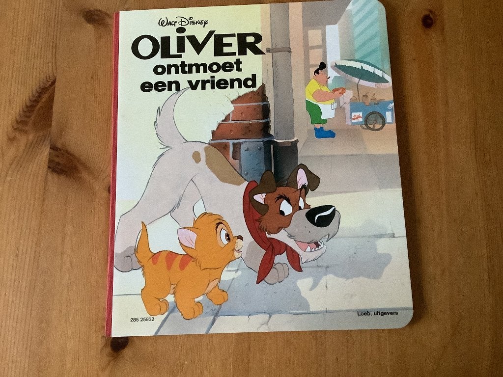 Charles Dickens, 2 Disney Oliver-boekjes, samen, Antiek en Kunst, Ophalen, Charles Dickens